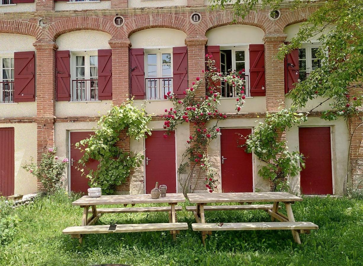 La Grande Maison Rouge Angoustrine Luaran gambar