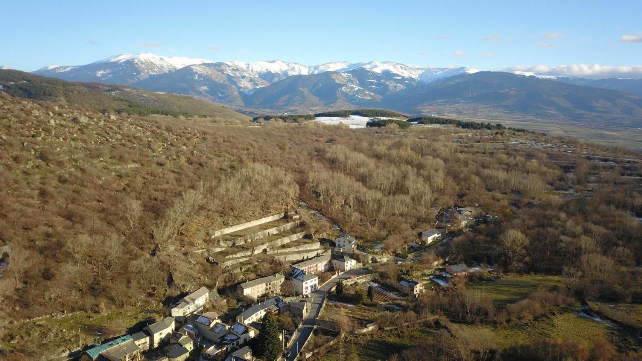 La Grande Maison Rouge Angoustrine Luaran gambar