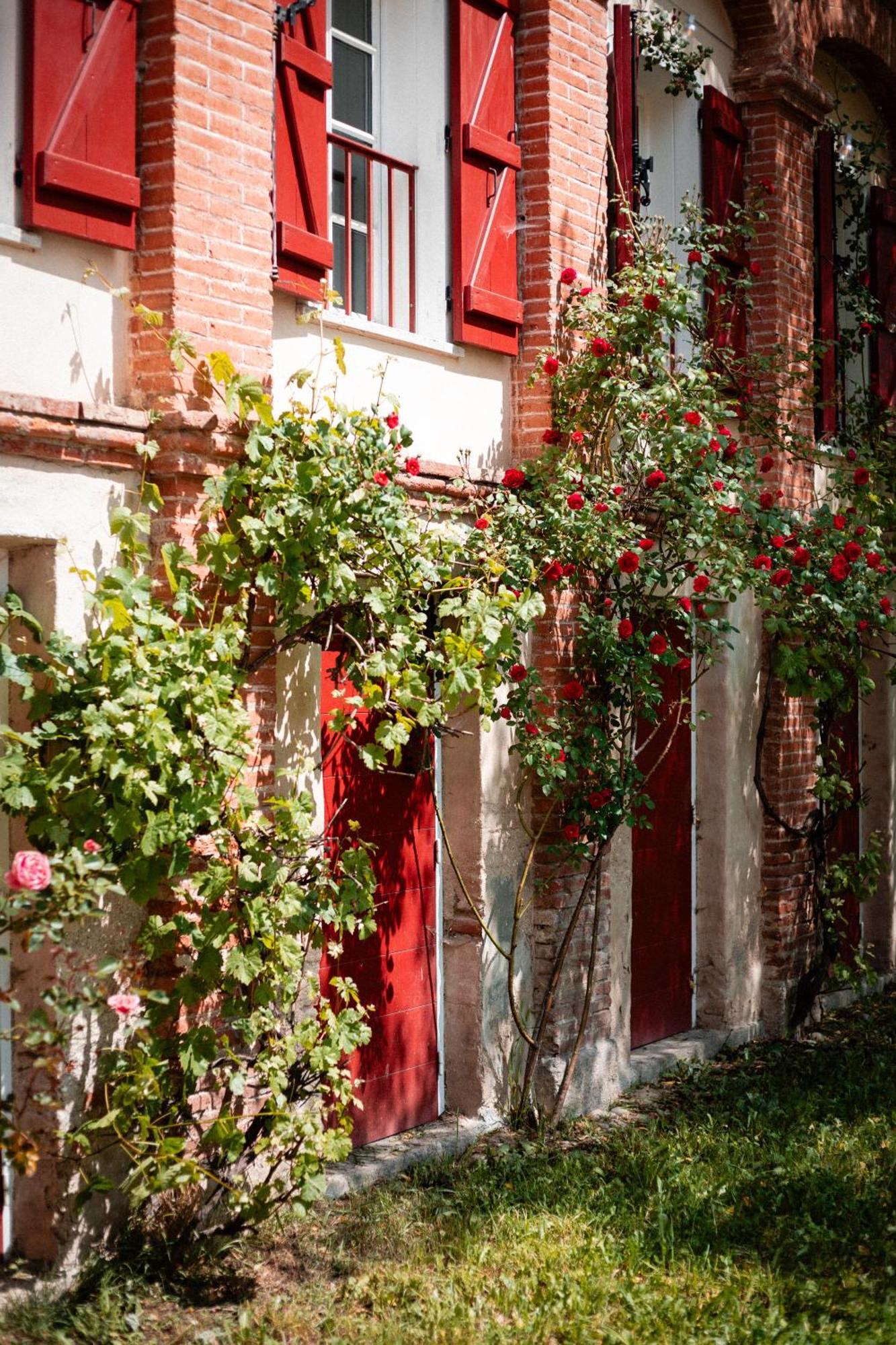 La Grande Maison Rouge Angoustrine Luaran gambar